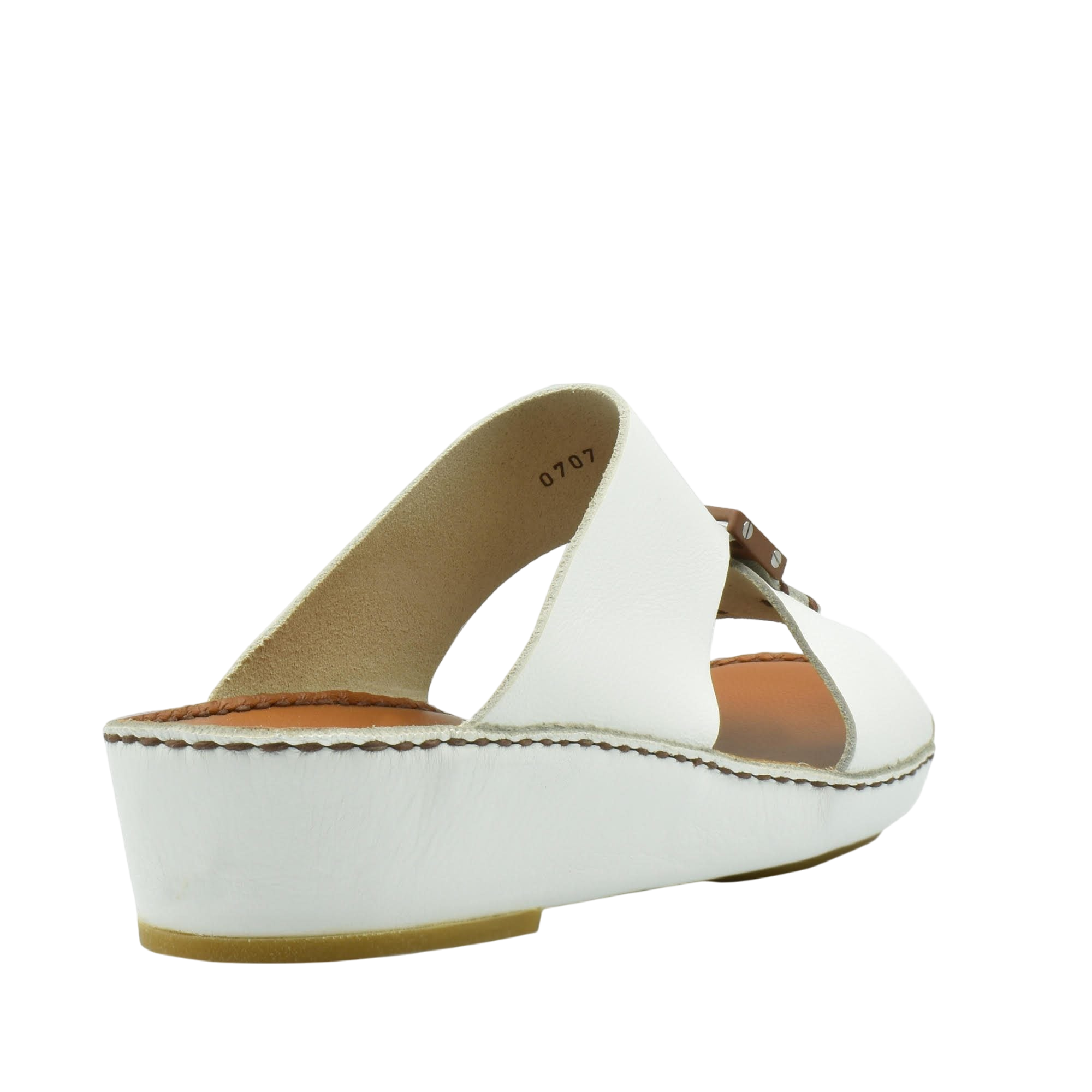 White classic leather sandals with wedge heel and open toe design from Private Collection
