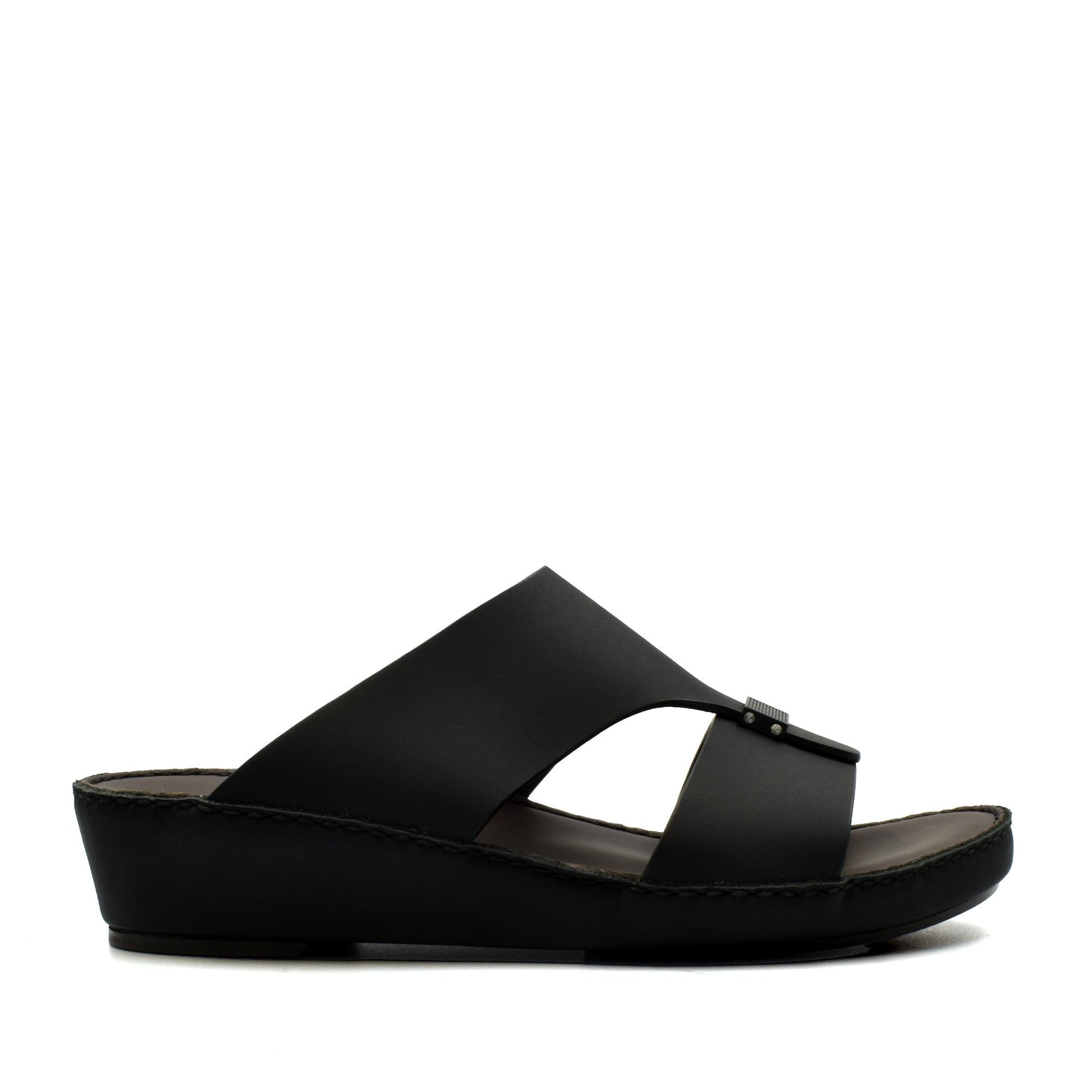 Black Cerchio Gomato sandals with wide cross straps and wedge sole for comfortable wear