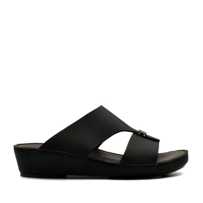 Black Cerchio Gomato sandals with wide cross straps and wedge sole for comfortable wear