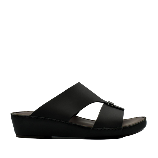 Black Cerchio Gomato sandals with wide cross straps and wedge sole for comfortable wear