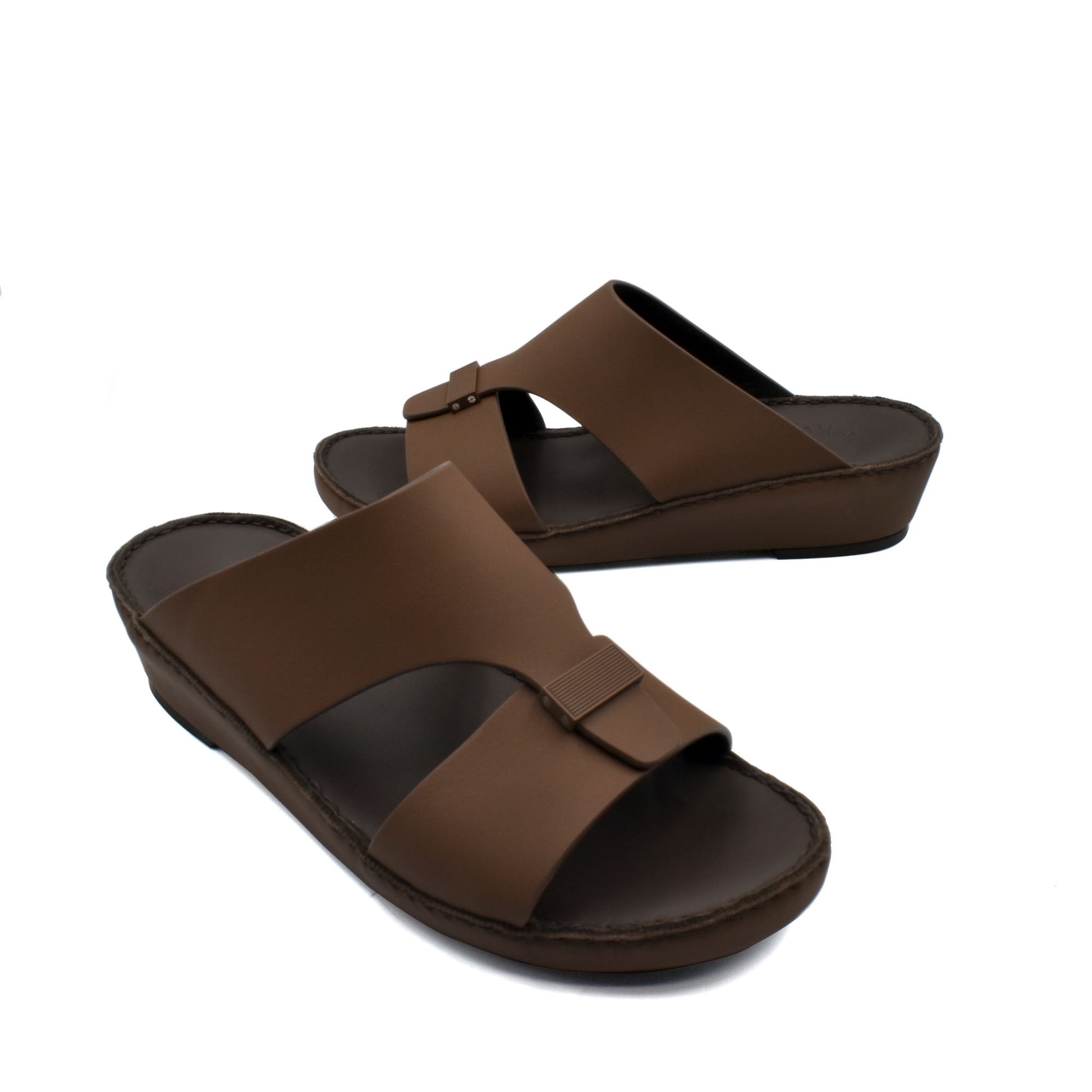 Brown Cerchio Gomato sandals with wide straps and cushioned sole from Private collection
