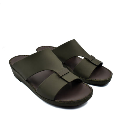 Olive green Cerchio Gomato sandals with wide straps and cushioned soles for comfortable wear