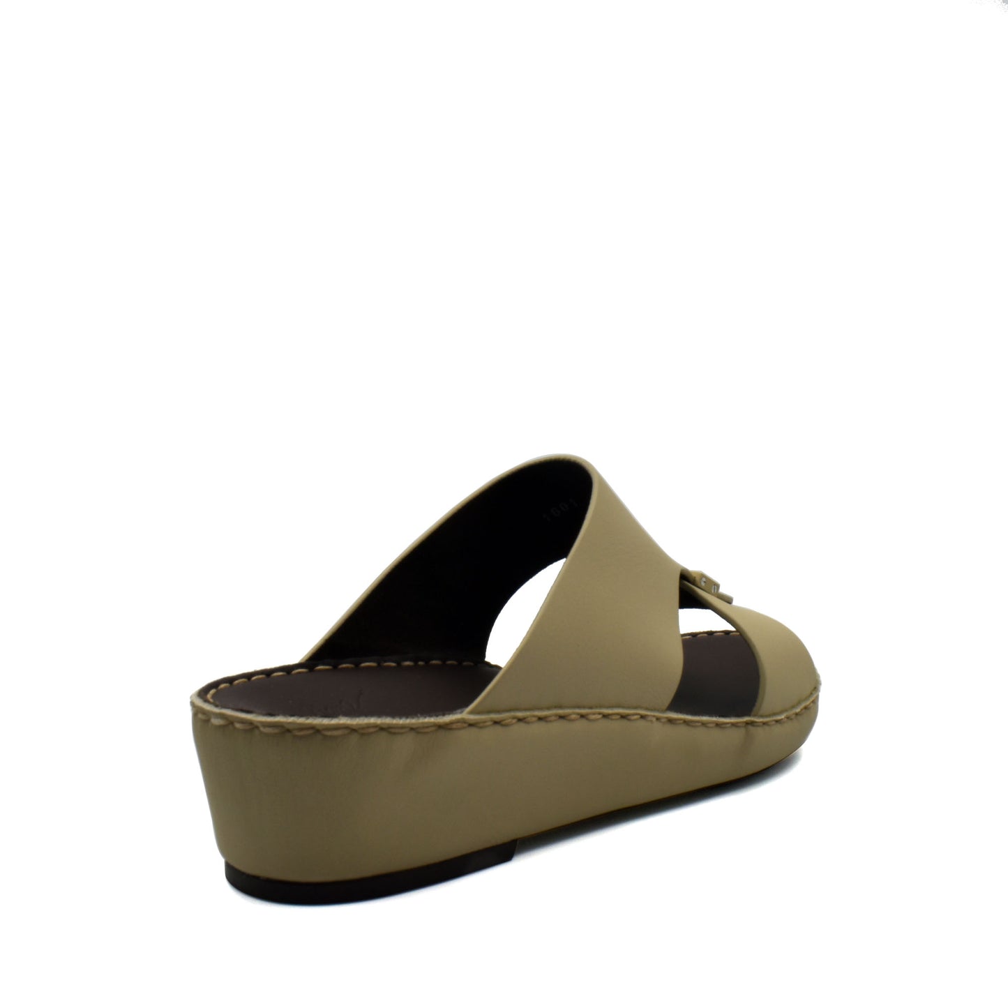Beige Cerchio Gomato sandals with wedge sole and open toe design from Private collection