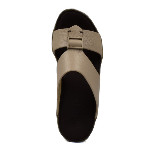 Top view of beige deercalf leather sandals with adjustable buckle strap from Private collection
