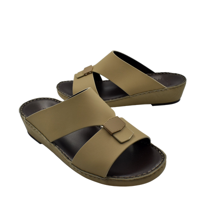 Private Collection Esagono Gomato shoes beige slip-on sandals with cushioned sole and decorative buckle