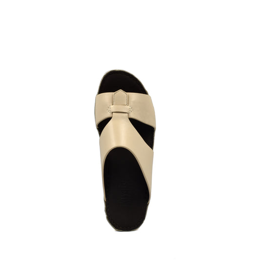 Beige kids leather sandals with open toe and black sole from private collection