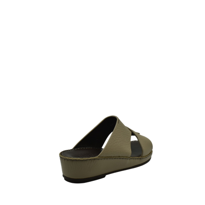 Beige luxury kids leather sandals with open toe and cushioned sole from Private Collection