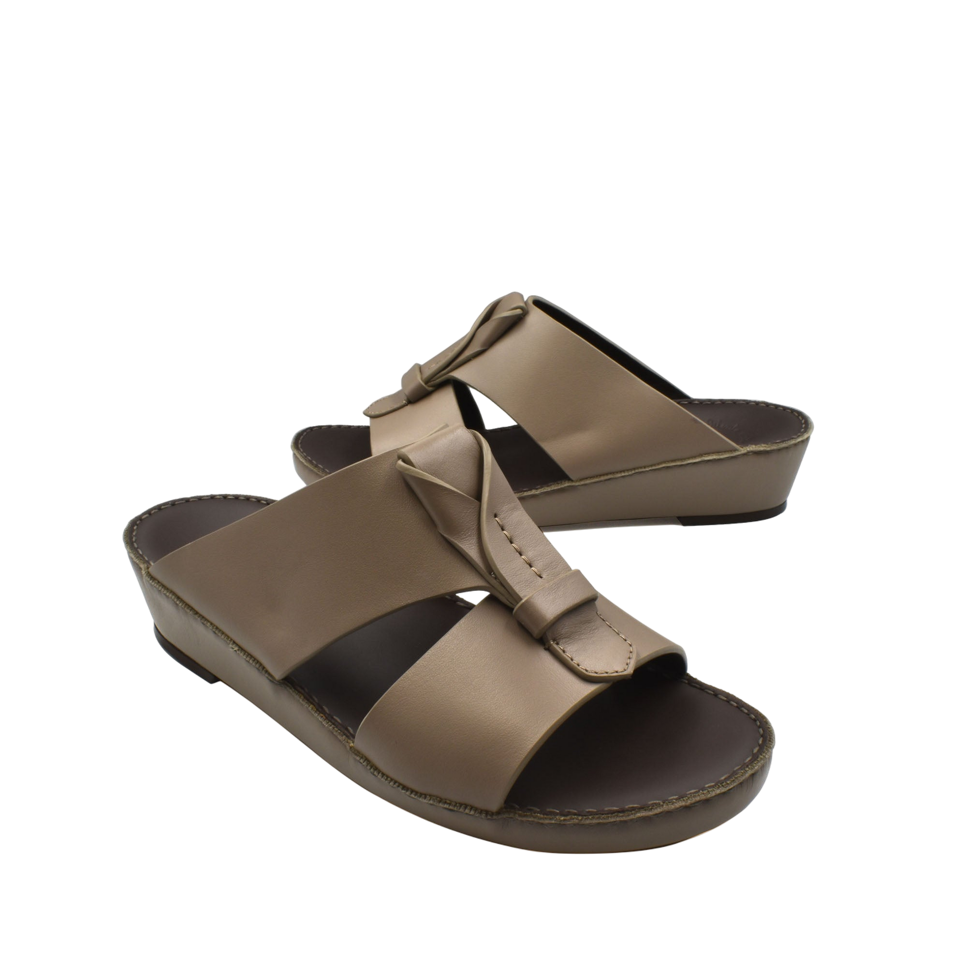 Taupe luxury leather sandals with open toe and decorative knot from Private Collection