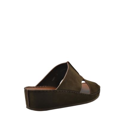 Single brown luxury nubuck sandals with open toe and wedge sole from Private collection