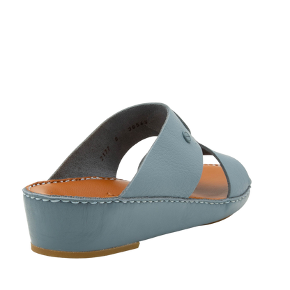 Light blue Peninsula Nouvo Deercalf sandals with cushioned sole and open toe design