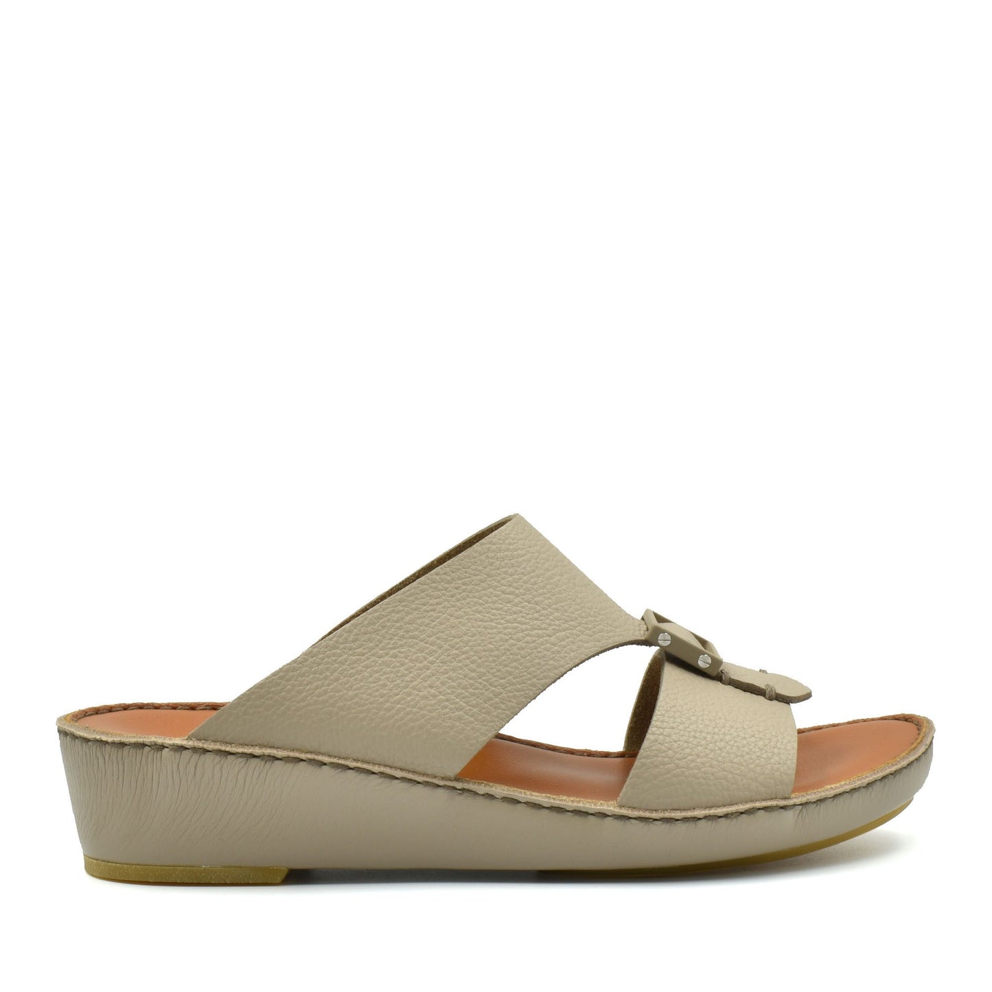 Private Collection classic leather sandals in beige with a wedge sole and open toe design