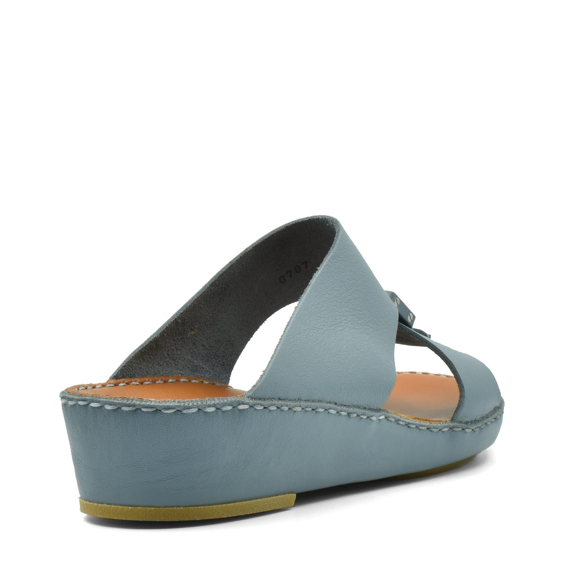 Blue classic leather sandals with a wedge heel and open toe from Private Collection