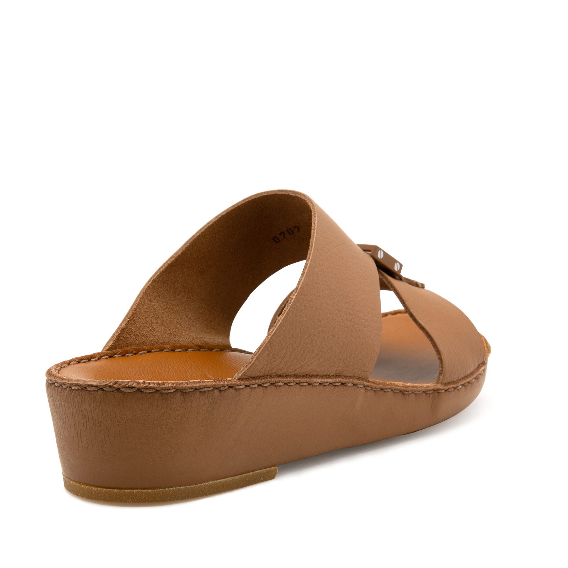 Private Collection classic leather sandals in brown with cushioned sole and open toe design