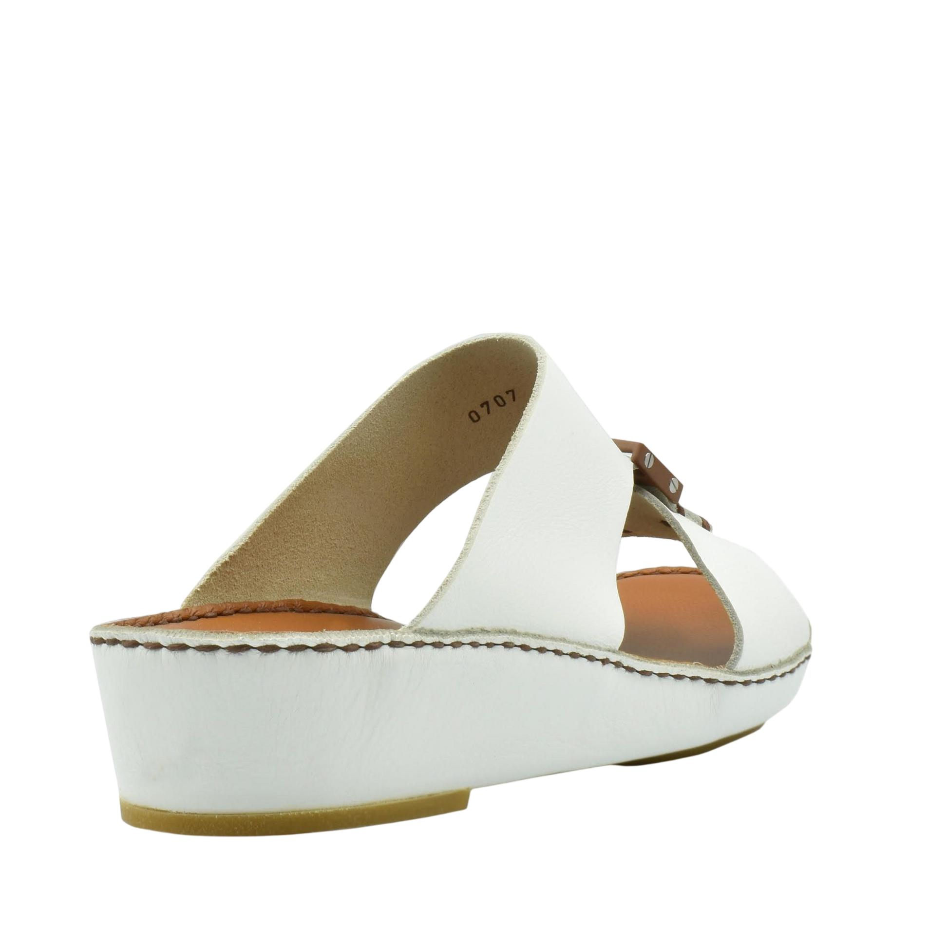White classic leather sandals with wedge heel and open toe design from Private Collection