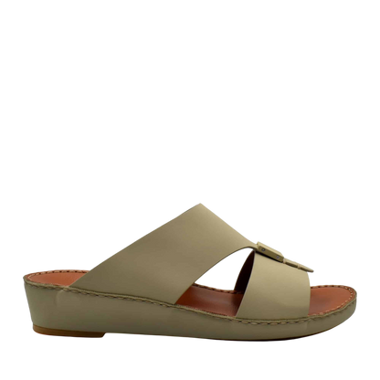 Beige Quadratura Gomato sandals with open toe design and comfortable wedge sole