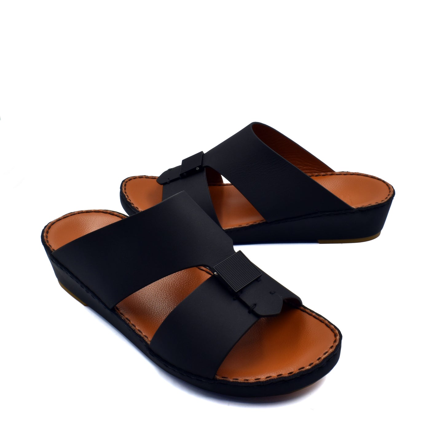 Black leather Quadratura Gomato sandals with wide straps and cushioned brown footbed