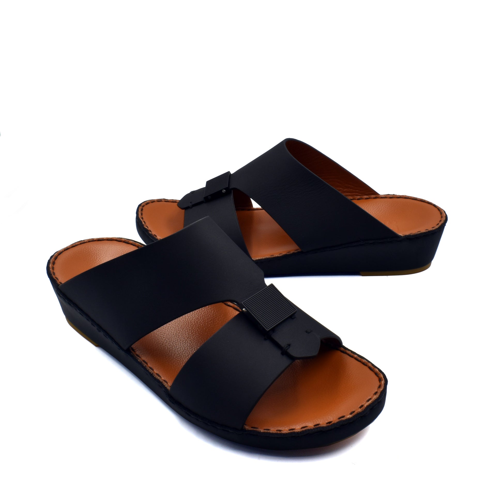 Black leather Quadratura Gomato sandals with wide straps and cushioned brown footbed