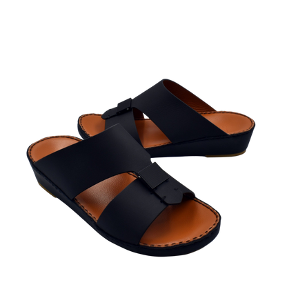 Black leather Quadratura Gomato sandals with wide straps and cushioned brown footbed