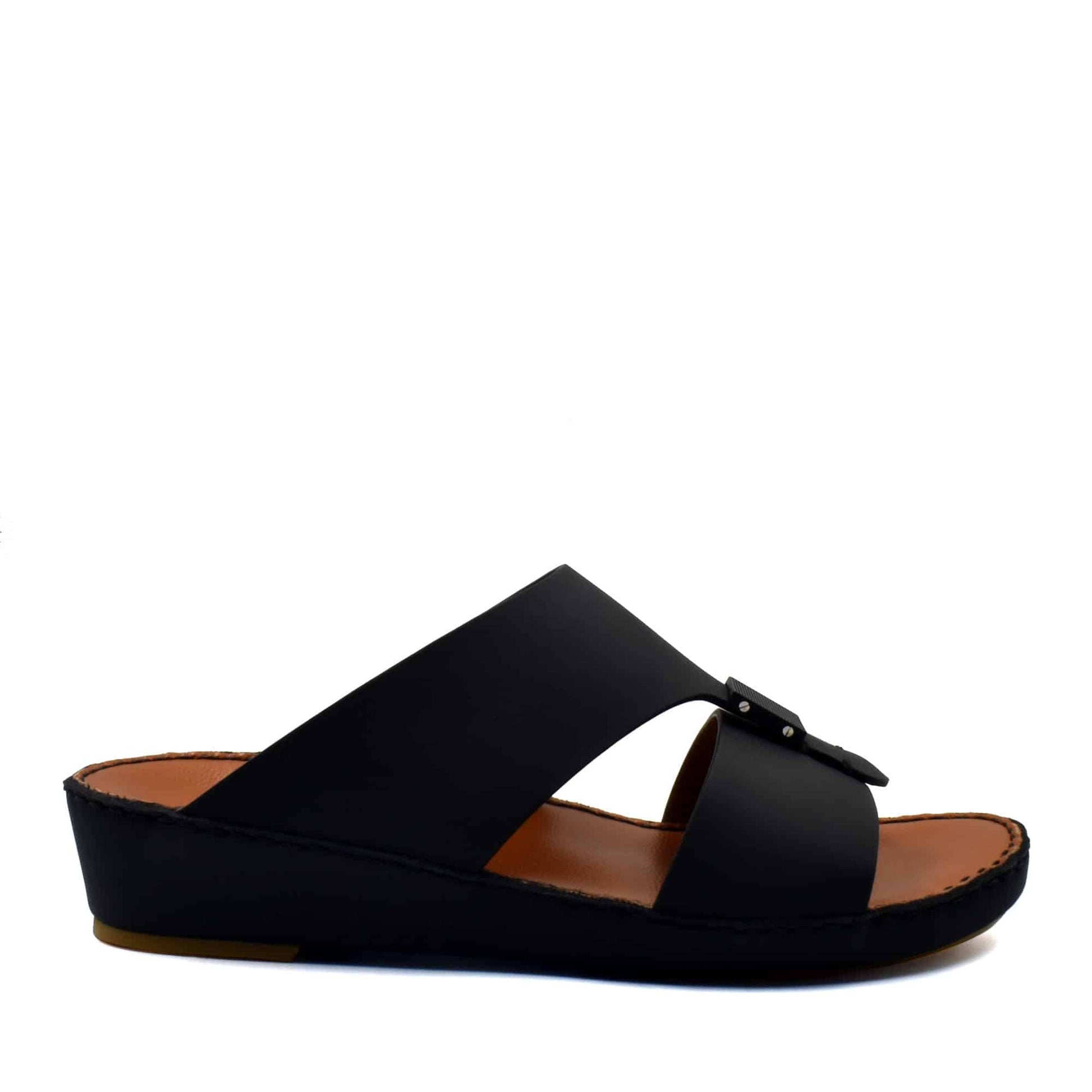 Black Quadratura Gomato sandals with wide straps and cushioned sole for comfortable wear