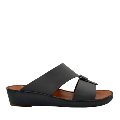 Black Quadratura Gomato sandals with adjustable strap and cushioned sole from Private Collection
