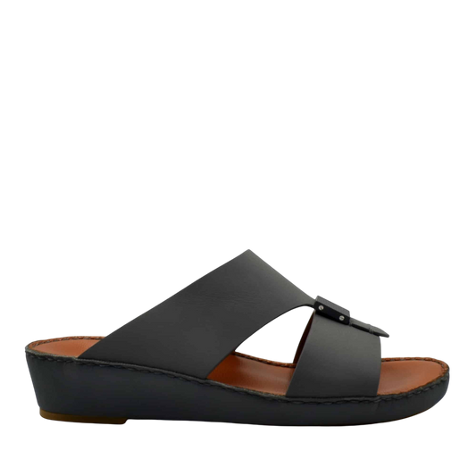 Black Quadratura Gomato sandals with adjustable strap and cushioned sole from Private Collection