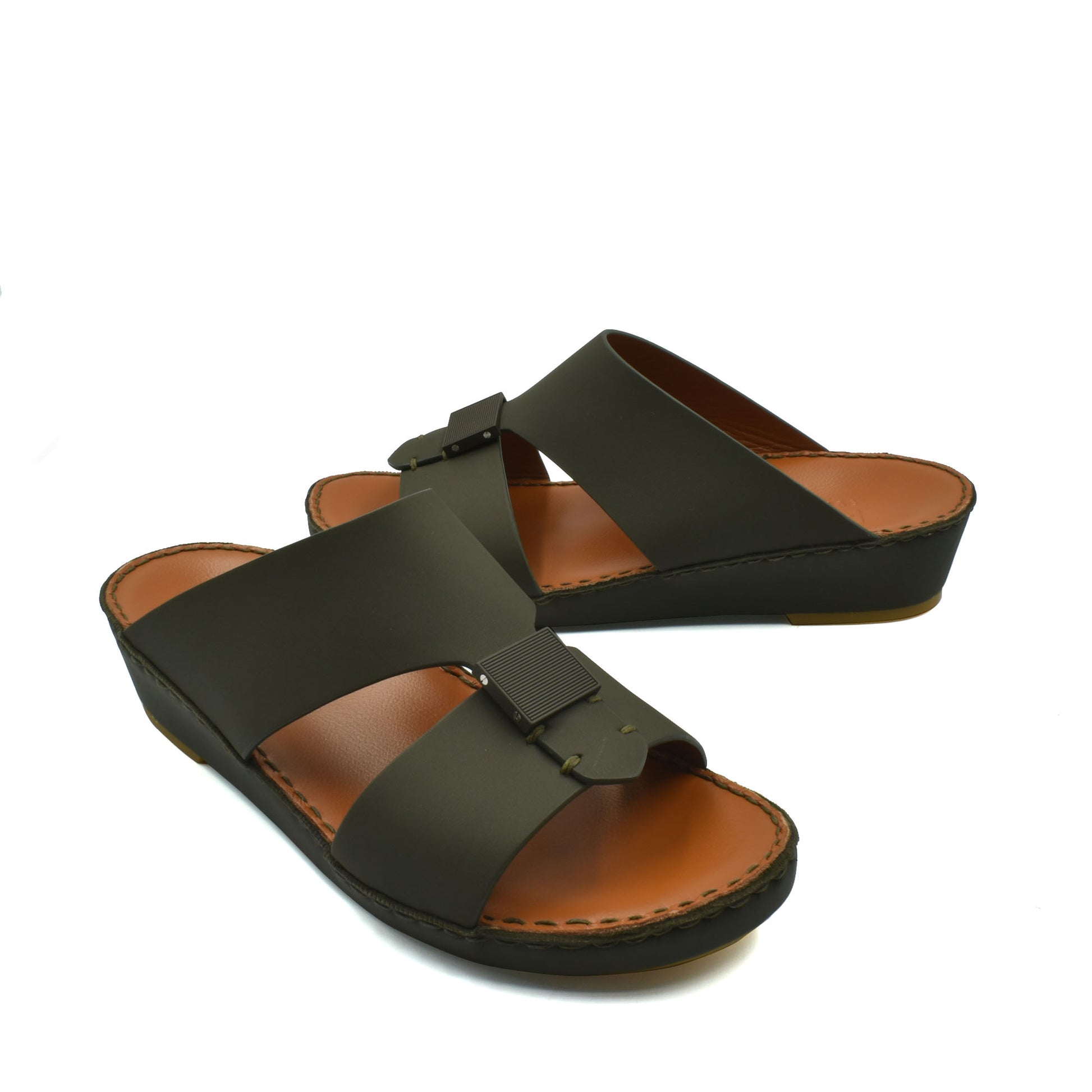 Black Quadratura Gomato sandals with adjustable straps and cushioned brown footbed for comfort