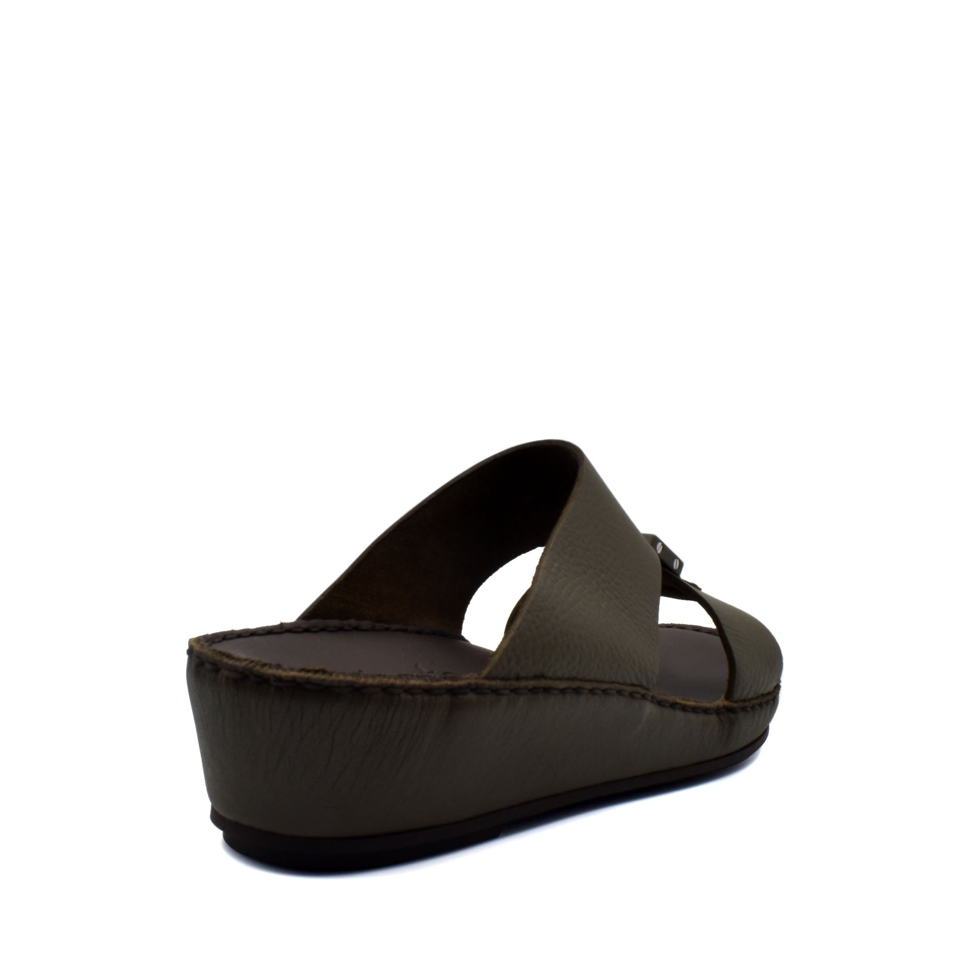 Private Collection premium casual sandals in brown with cushioned sole and open toe design