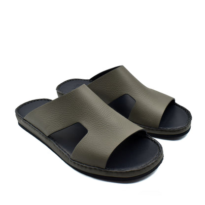 Private Collection Western leather sandals in olive green with open toe and cushioned sole